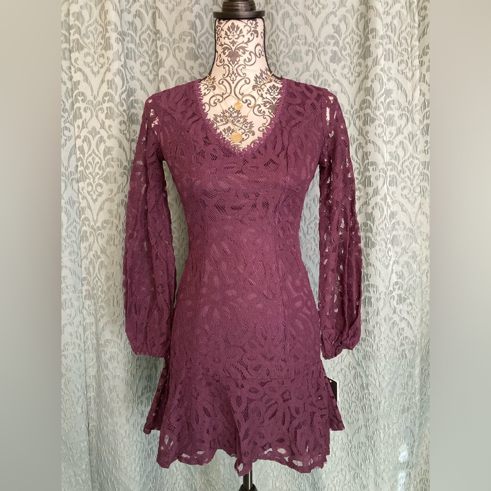 City Studio | NWT Women’s Lace Illusion Sleeve Mini Dress - Picture 3 of 11